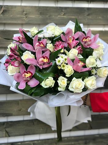 Букет цветов из: Розы и Хризантемы в Федюково