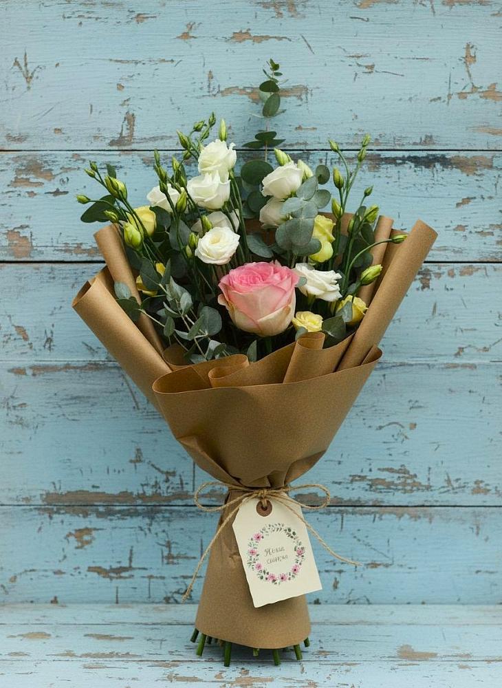 Букет цветов из: Розы и Лизиантусы в Федюково