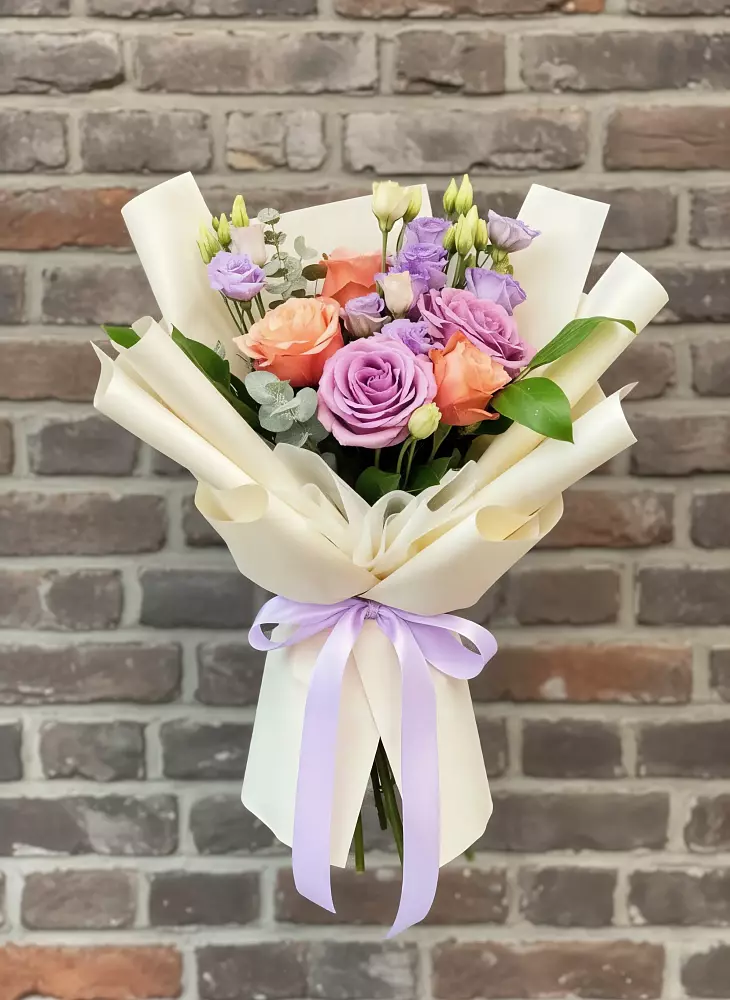 Букет цветов из: Лизиантусы и Розы в Федюково