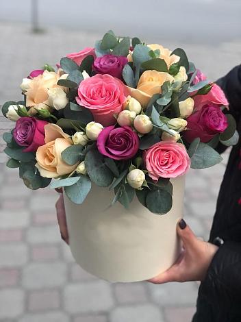 Цветочная композиция из Розы в шляпной коробке в Федюково