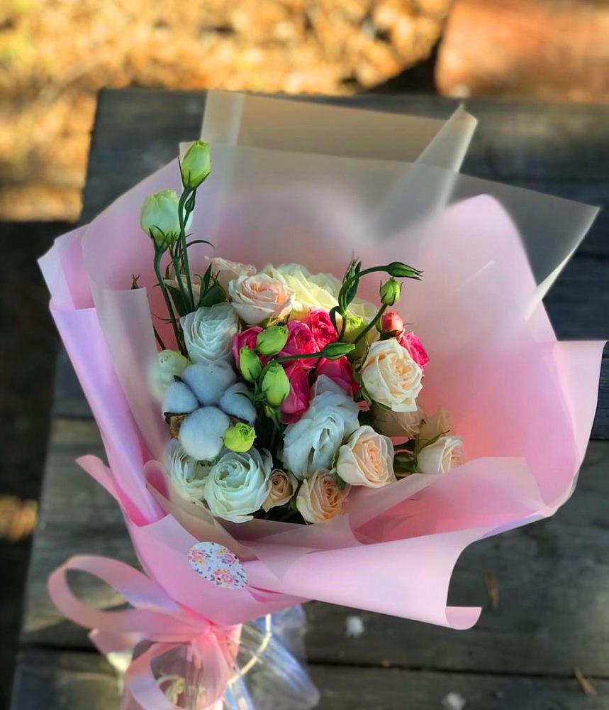 Букет цветов из: Розы и Лизиантусы в Федюково