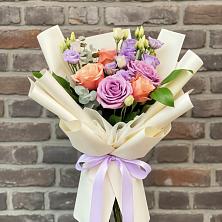 Букет цветов из:  Лизиантусы и Розы в Федюково