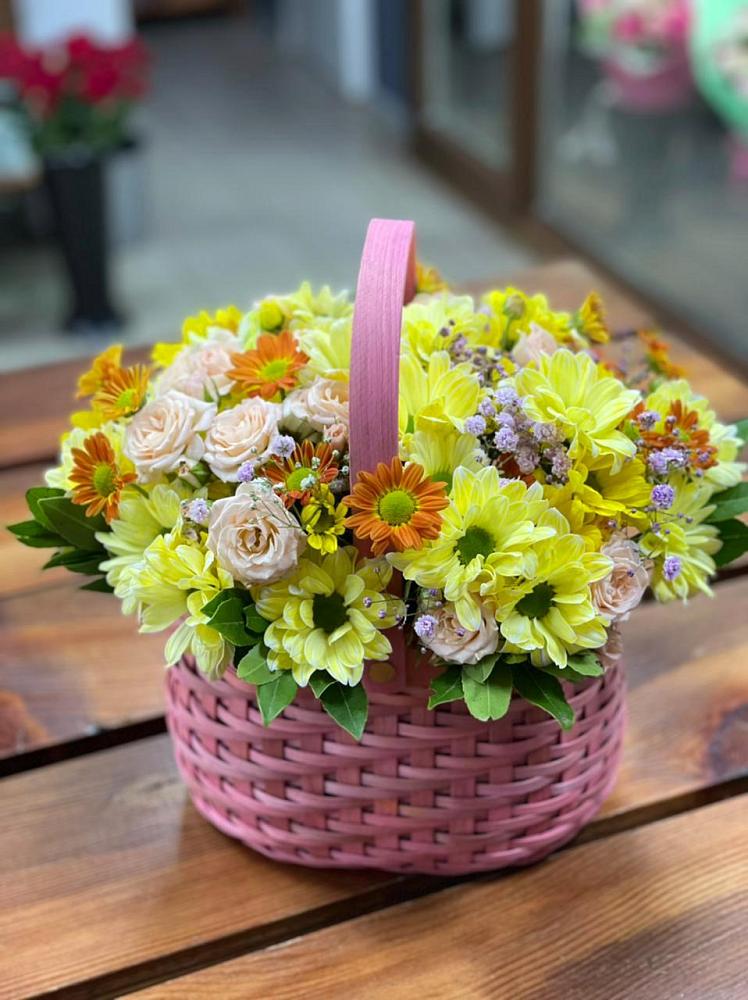 Цветочная композиция из Хризантемы и Розы в корзине в Федюково