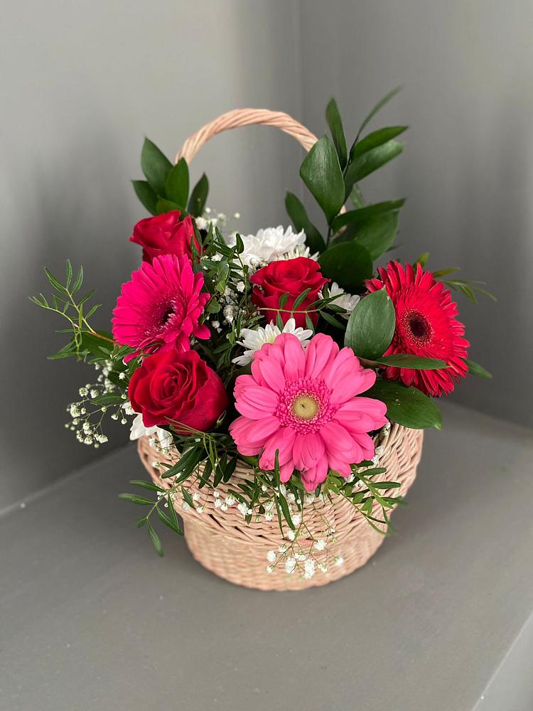Цветочная композиция из Розы, Хризантемы и Герберы в корзине в Федюково